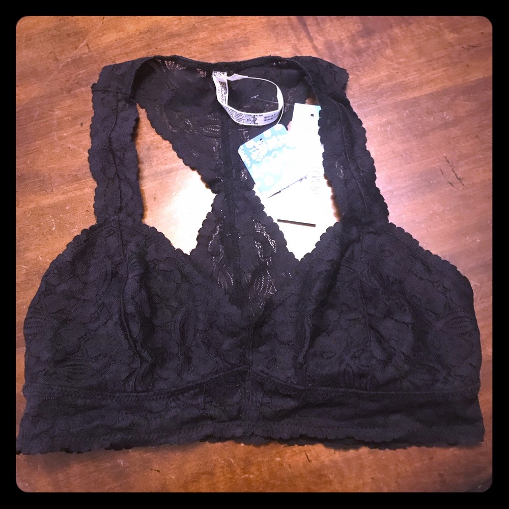 NWT LACE BRALETTE